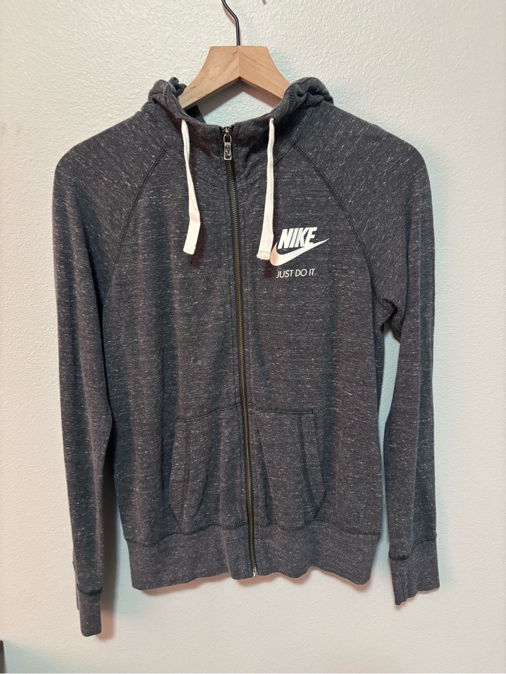 💚 $5 Deals- Nike Dark Gray Speckled Full Zip Hoodie with White Logo